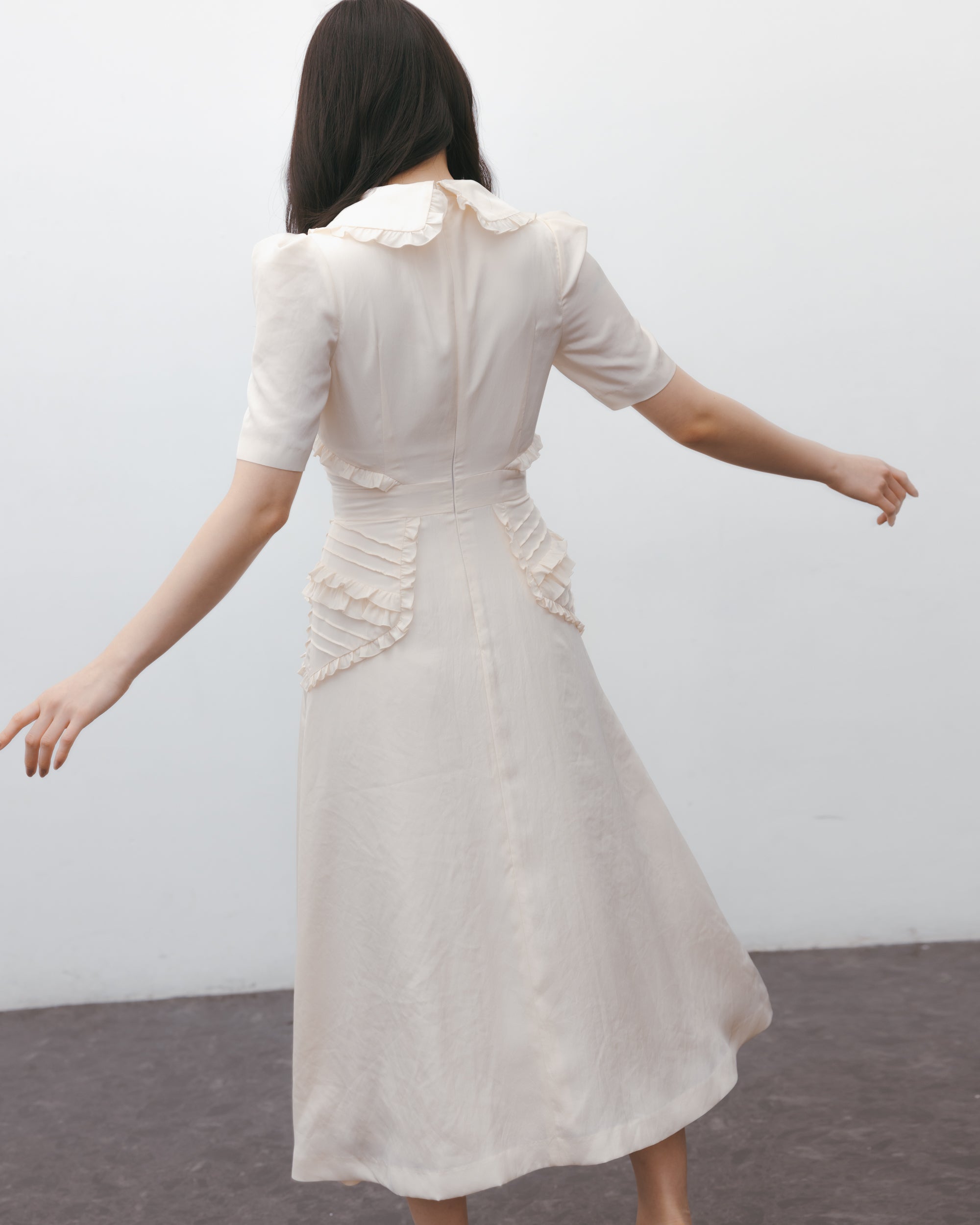 waist frill mi-mollet dress