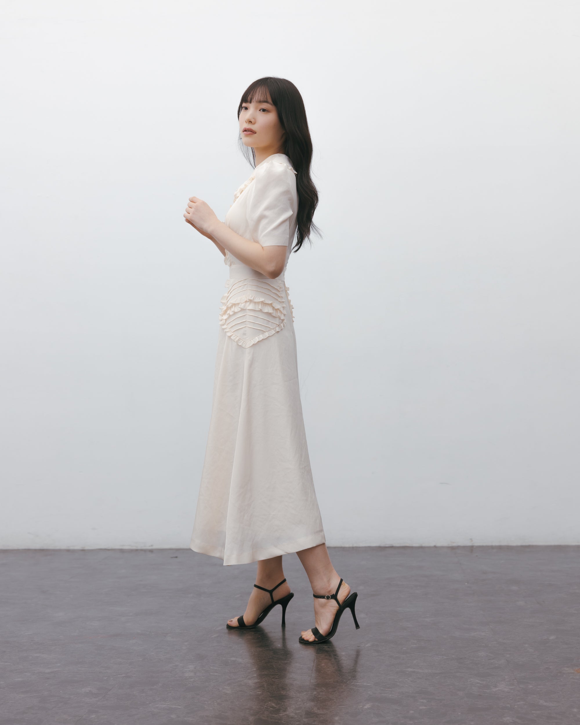 waist frill mi-mollet dress